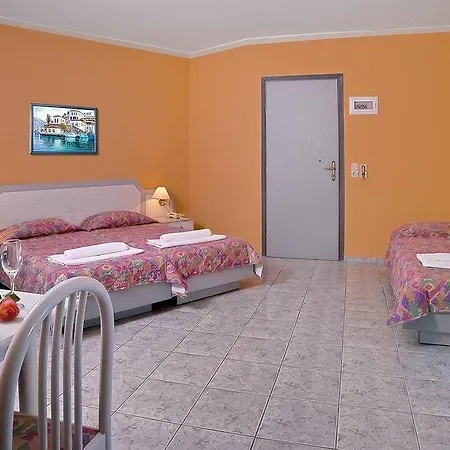Alkyon Hotel 公寓式酒店 3*